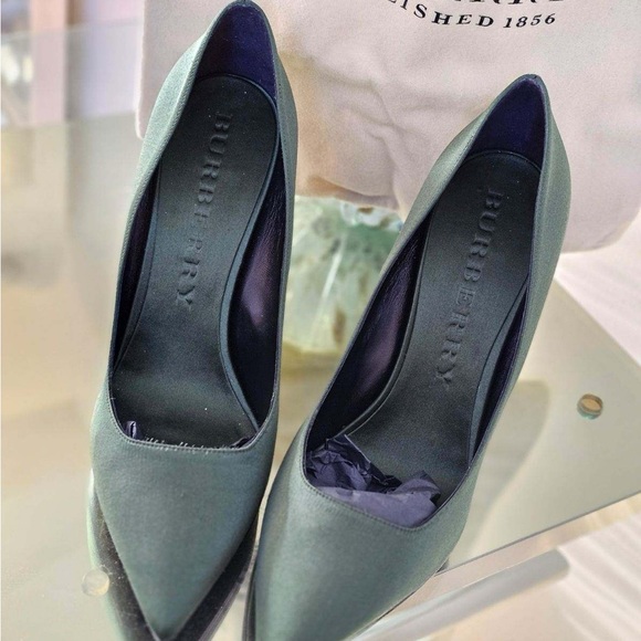 Bᴜʀʙᴇʀʀʏ Olive Pʏᴛʜᴏɴ 🐍 ᴘᴜᴍᴘs sɪᴢᴇ EU42/US12. - Picture 4 of 8